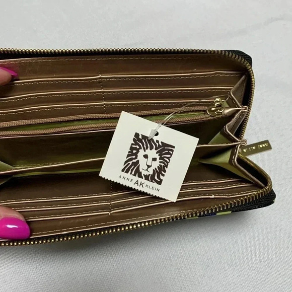 ANNE KLEIN Wallet, NWT. - Picture 6 of 6